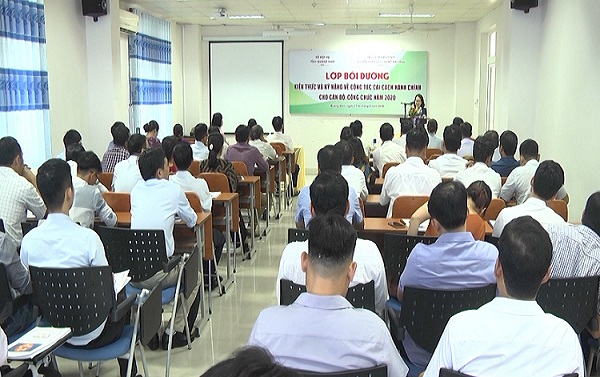 Hình ảnh khai giảng Lớp Bồi dưỡng kiến thức, kỹ năng thực hiện công tác cải cách hành chính tỉnh Quảng Nam năm 2020